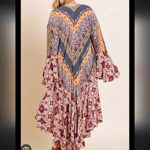 Umgee Ruffled Long Body Kimono with a Multicolored Print Size Small Romantic